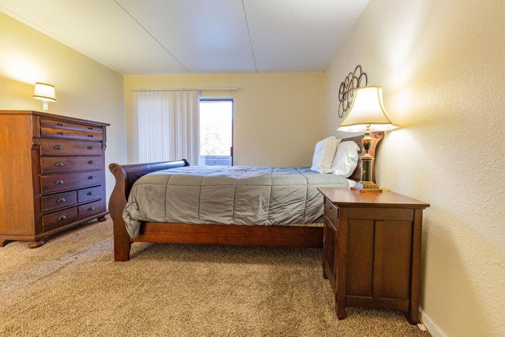 שאטאנוגה 2-Bed, 1-Bath Apartment Near I-24, Great Location מראה חיצוני תמונה